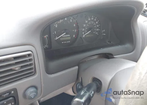 1998 Toyota Corolla Le from USA, damaged, VIN 2T1BR12E8WC031833